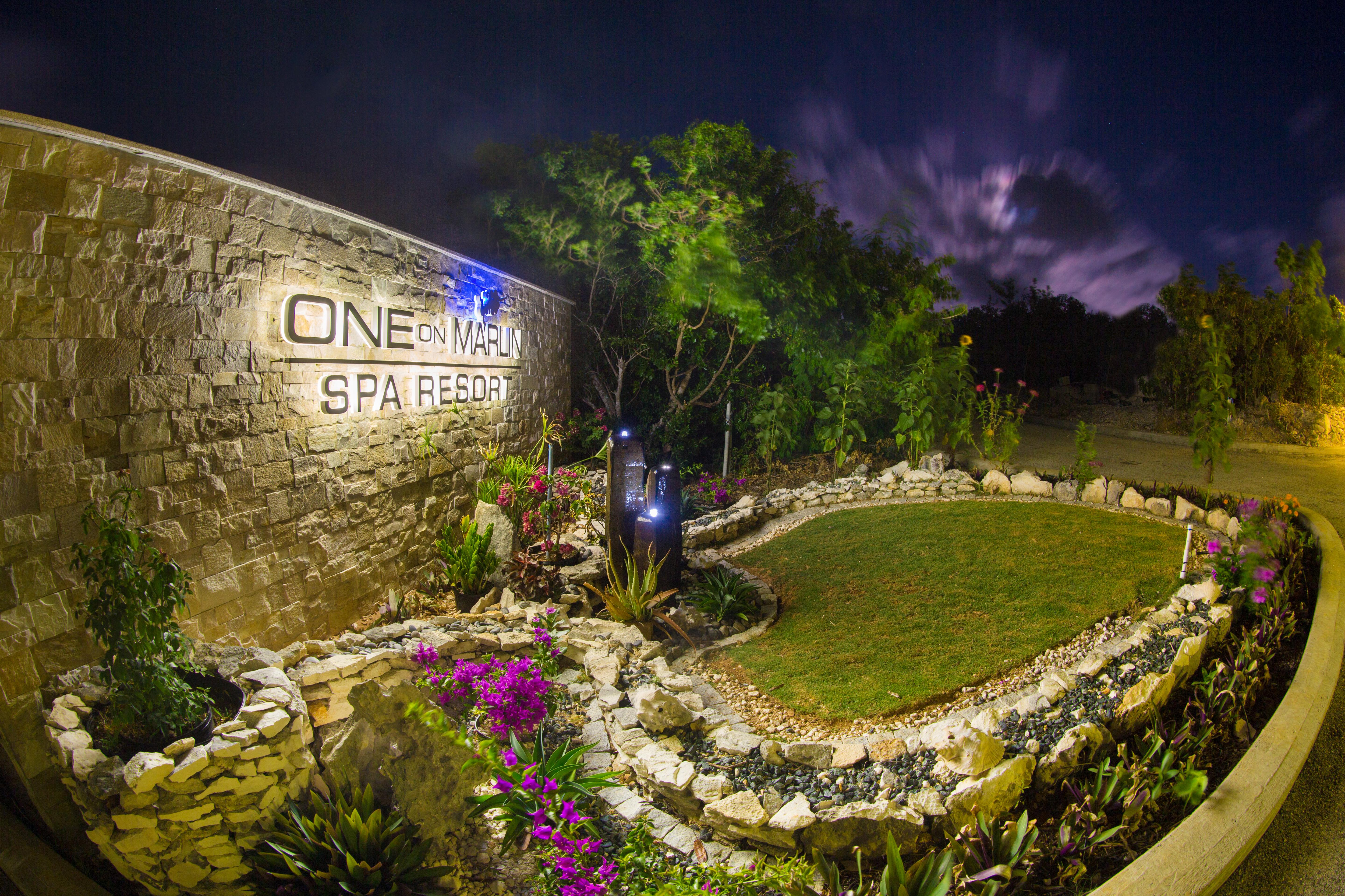 One On Marlin Resort (Adults Only) Turtle Cove Buitenkant foto